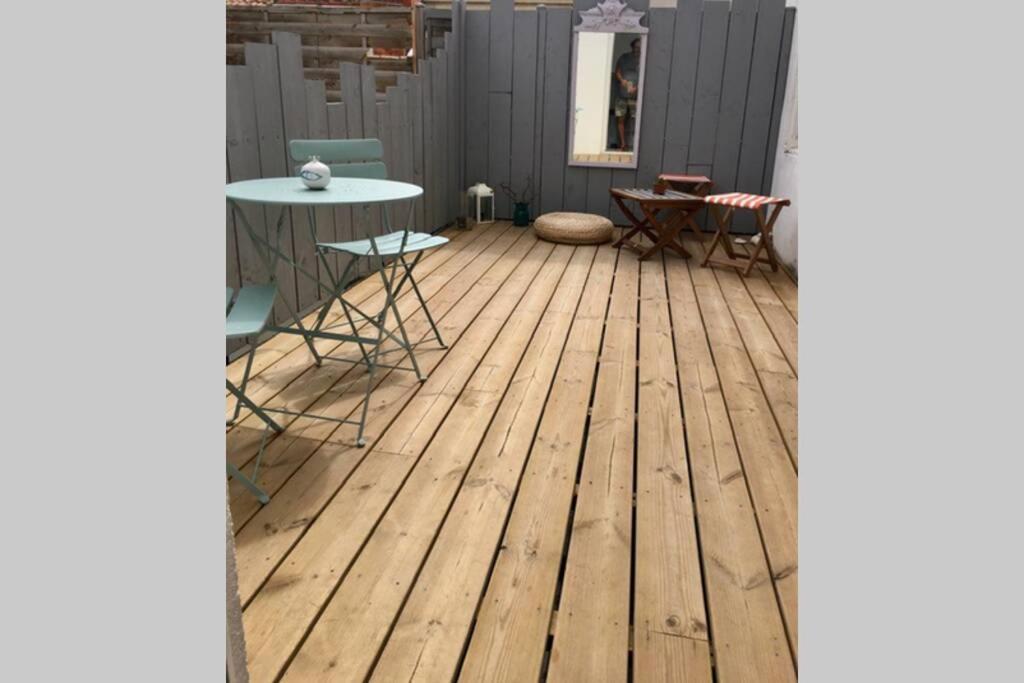 Appartement De Caractere Avec Terrasse. Ла Рошел Екстериор снимка