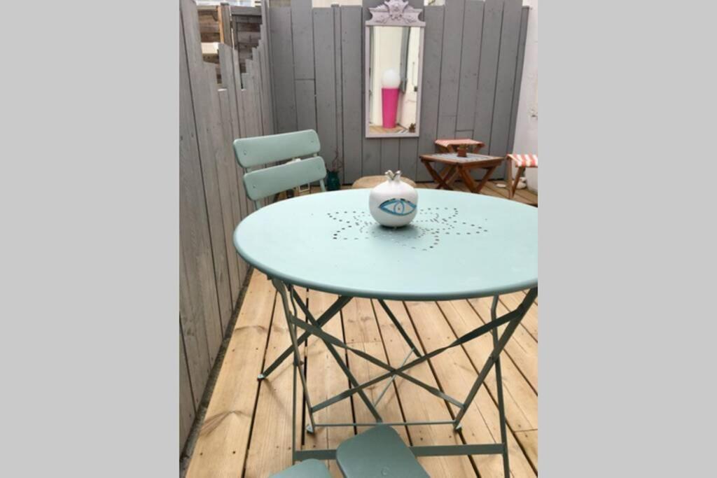 Appartement De Caractere Avec Terrasse. Ла Рошел Екстериор снимка